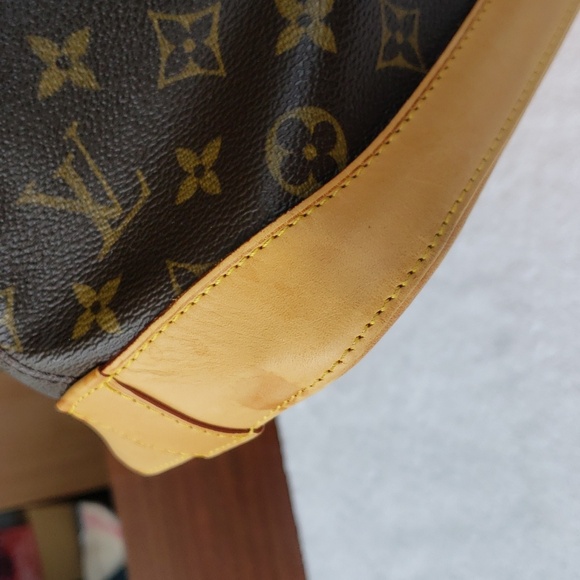 Louis vuitton Lock it GM Monogram Canvas and leather with lock and key🔥 😍💕 - Picture 10 of 17